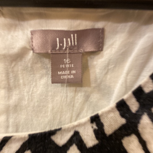 J. Jill linen dress with cotton liner. No sleeves, round neck. - Picture 2 of 7